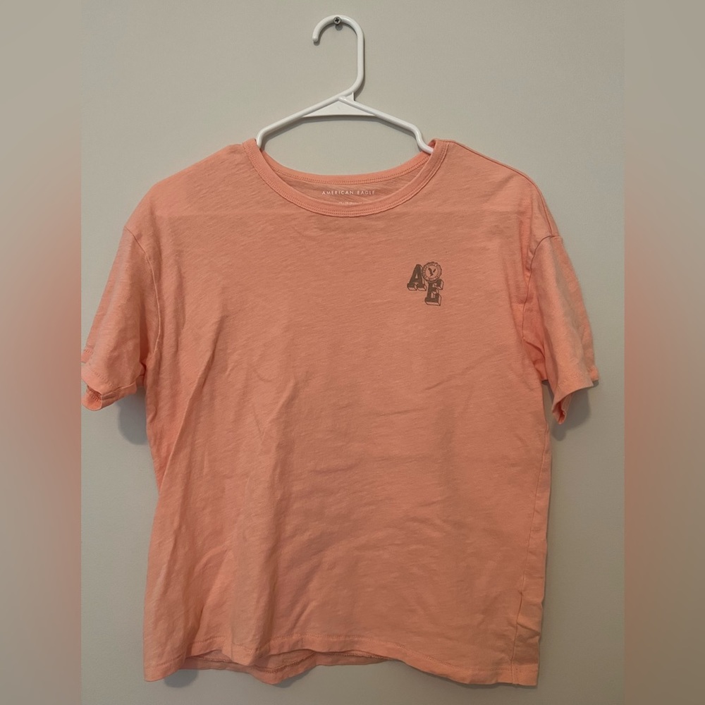 coral/pink cropped american eagle shirt